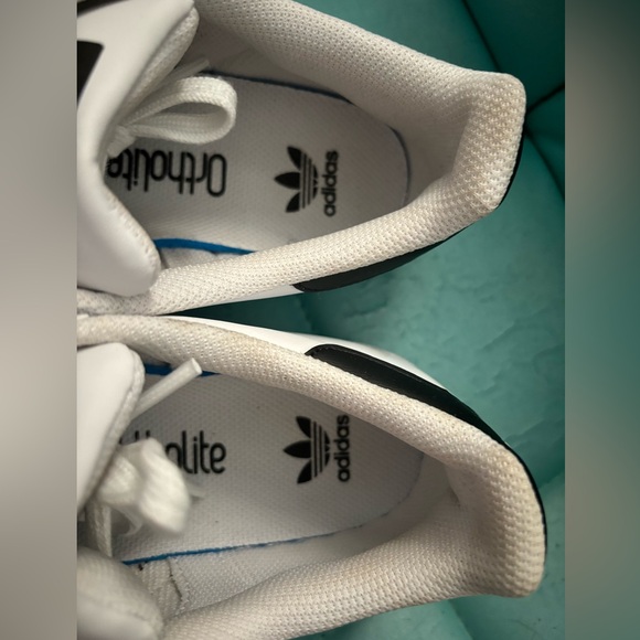 ***SOLD***
ShellToe Addidas - Picture 4 of 6